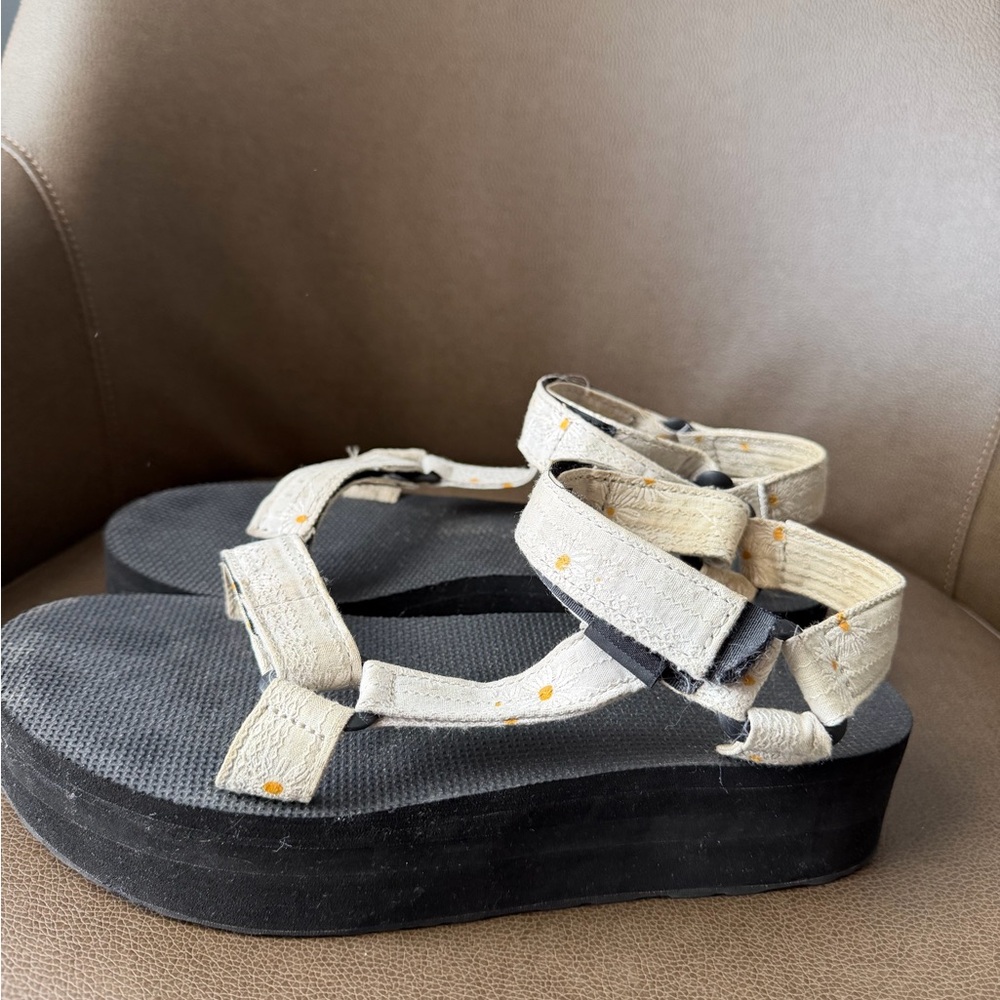 Women’s Universal Flatform Teva Sandal